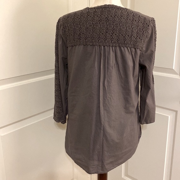 Boden 3/4 Length Sleeve Embroidered Top Gray Size 10. - Picture 3 of 7